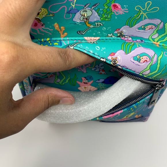 Nickelodeonx loungefly. Spongebob square pants bag - Picture 5 of 9